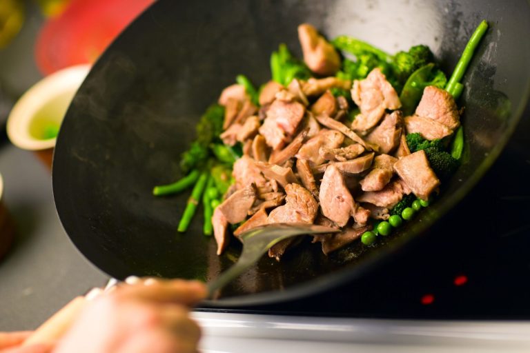 Using a Wok on an Electric Stove: A Guide to Stir-Frying Success缩略图