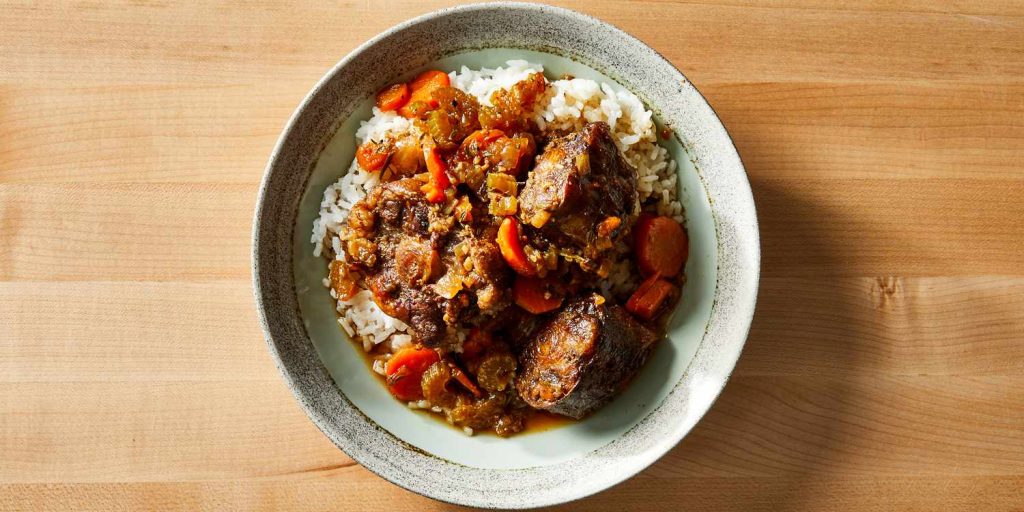 Perfectly Tender Oxtails: How Long to Boil Them on the Stove插图