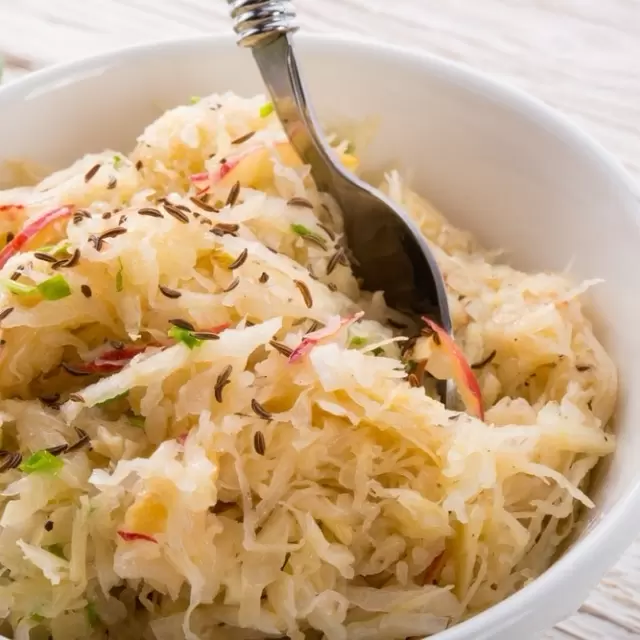  cook sauerkraut on stove