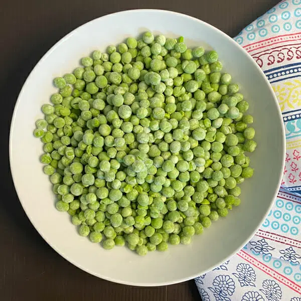 cook frozen peas on stove