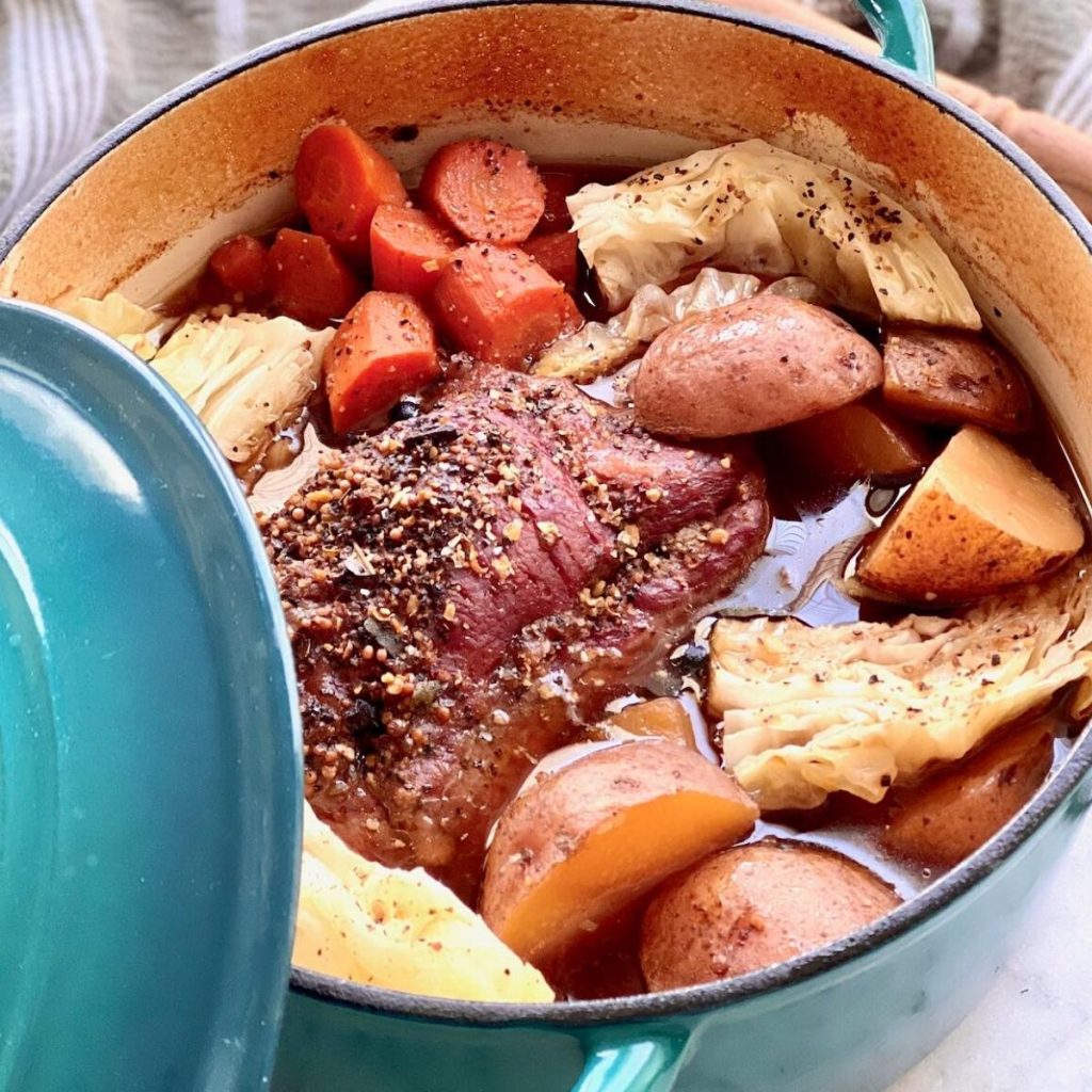 how to cook corned beef on the stove