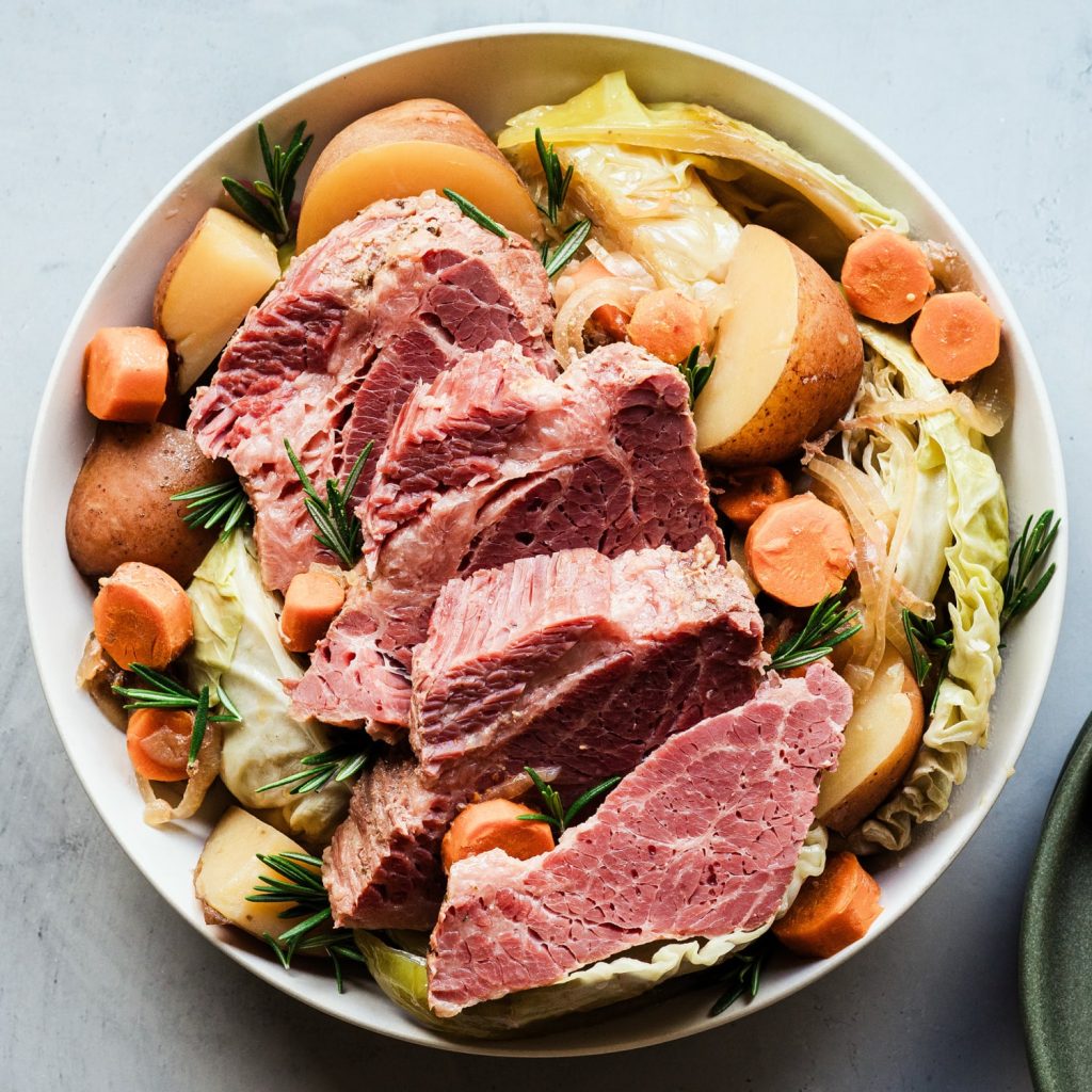 how to cook corned beef on the stove