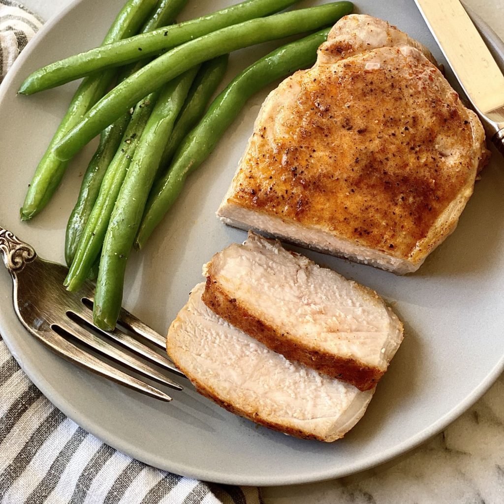 how long to cook thin pork chops on stove