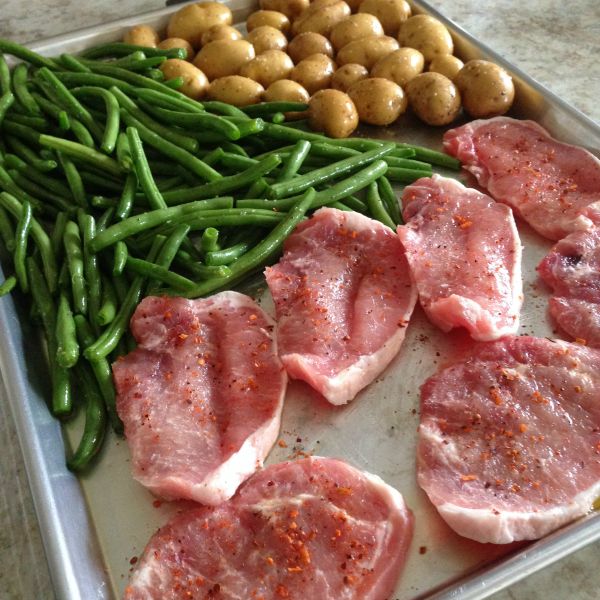 how to cook thin pork chops on the stove