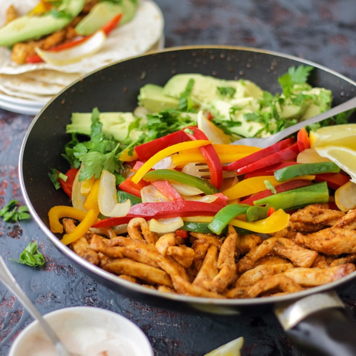 How to cook chicken fajitas on the stove?